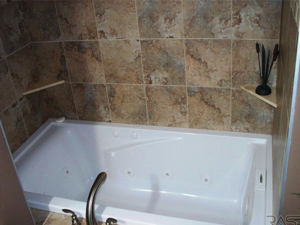 AA Plumbing Knoxville Bathroom Whirlpool Tub_edited-1
